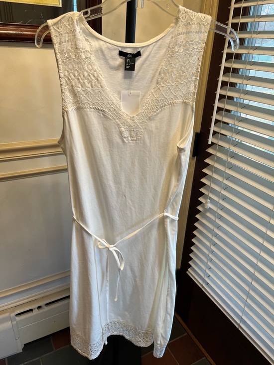 H&M Dresses & Skirts - H&M White Lace-Trim Midi Dress